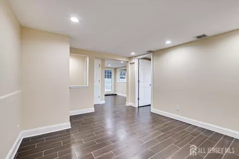 4 Adelphi Ct, Edison, NJ 08837 photo 18