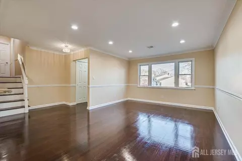 4 Adelphi Ct, Edison, NJ 08837 photo 3