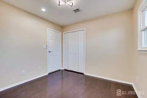 4 Adelphi Ct, Edison, NJ 08837 photo 15