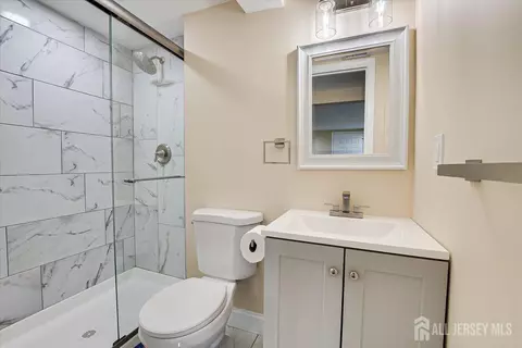 4 Adelphi Ct, Edison, NJ 08837 photo 24