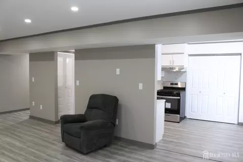 1612 Raspberry Ct, Edison, NJ 08817 photo 2