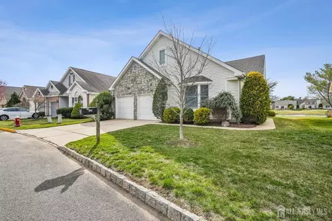 109 Leeds Ln, Monroe, NJ 08831