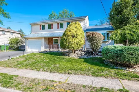 55 Marlin Ave E, Edison, NJ 08820 photo 2
