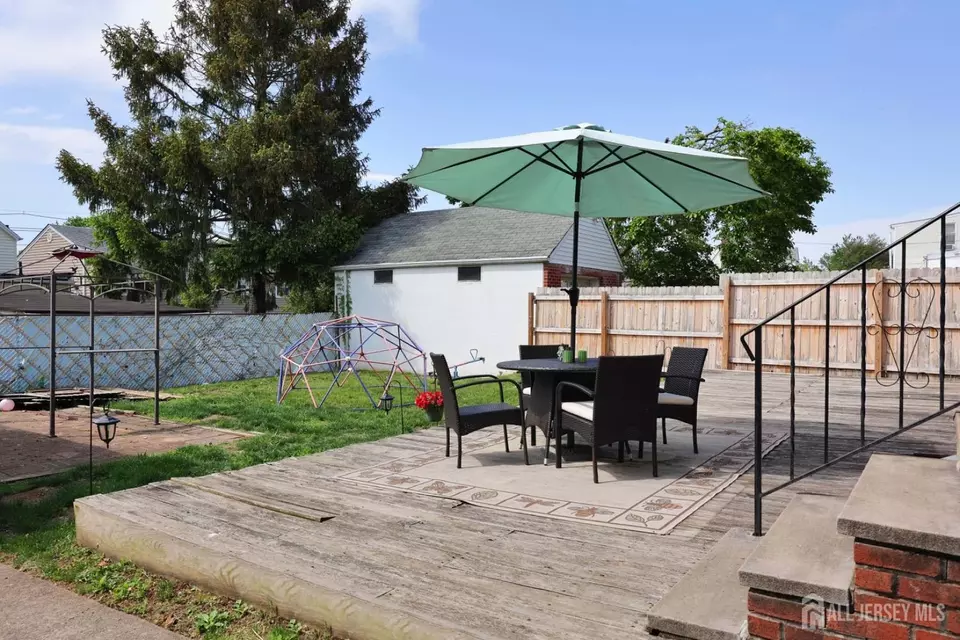 Exterior - 687 Hommann Ave, Perth Amboy, NJ 08861 photo 2 of 11