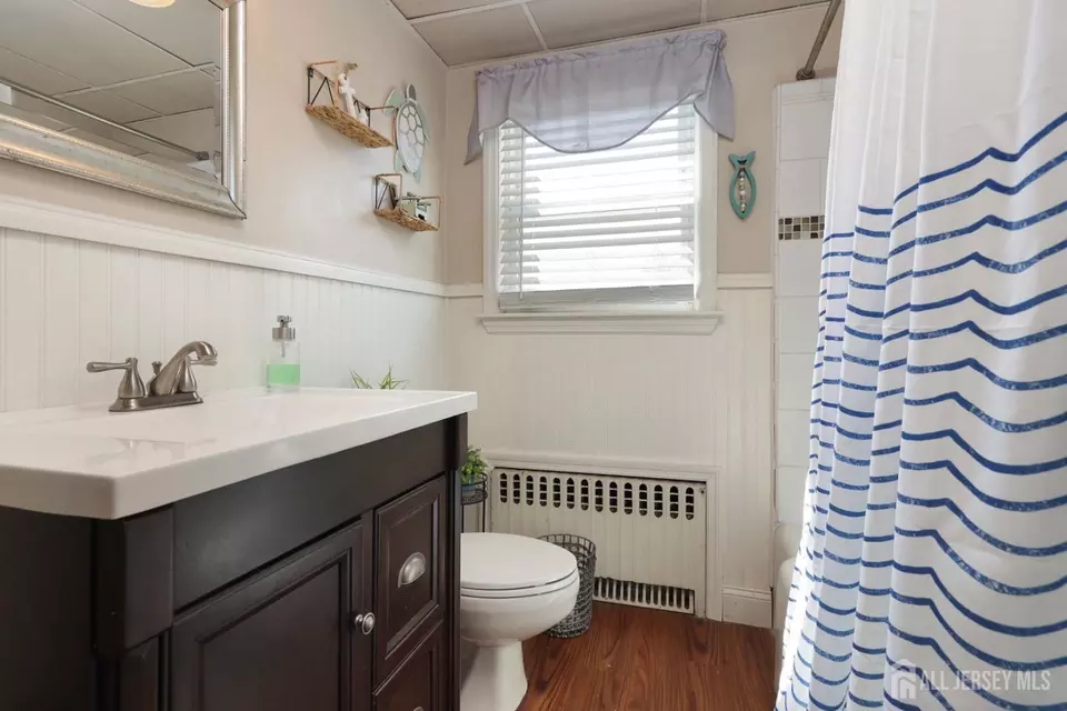 Bath - 687 Hommann Ave, Perth Amboy, NJ 08861 photo 1 of 2