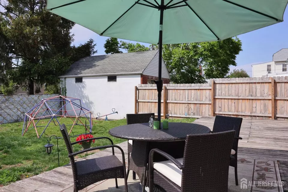 Exterior - 687 Hommann Ave, Perth Amboy, NJ 08861 photo 5 of 11