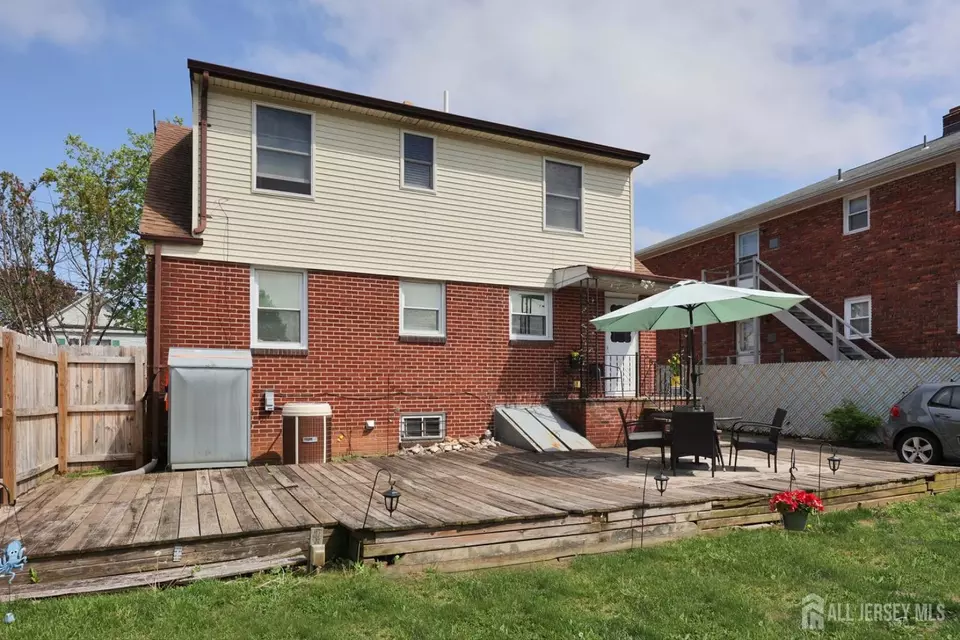 Exterior - 687 Hommann Ave, Perth Amboy, NJ 08861 photo 4 of 11