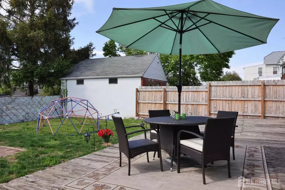 Exterior - 687 Hommann Ave, Perth Amboy, NJ 08861 photo 6 of 11