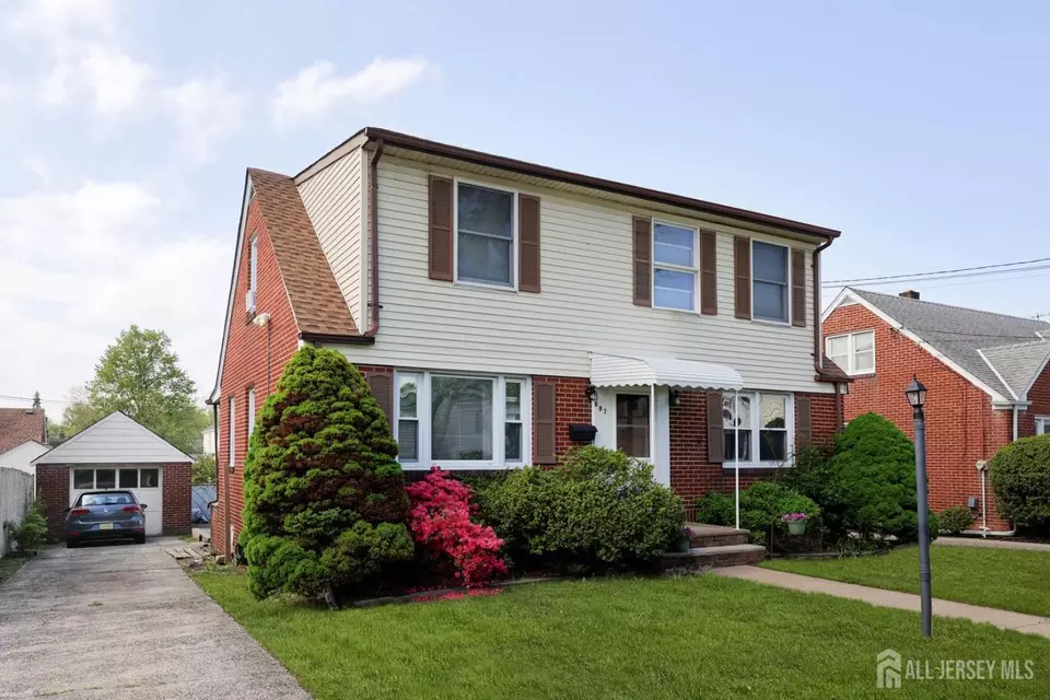Exterior - 687 Hommann Ave, Perth Amboy, NJ 08861 photo 10 of 11