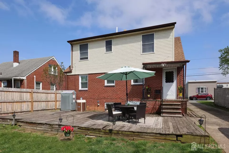 Exterior - 687 Hommann Ave, Perth Amboy, NJ 08861 photo 8 of 11