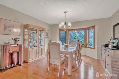 25 Franklin Dr, Plainsboro, NJ 08536 photo 2