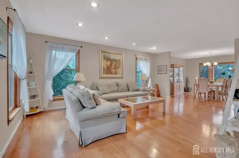25 Franklin Dr, Plainsboro, NJ 08536 photo 1