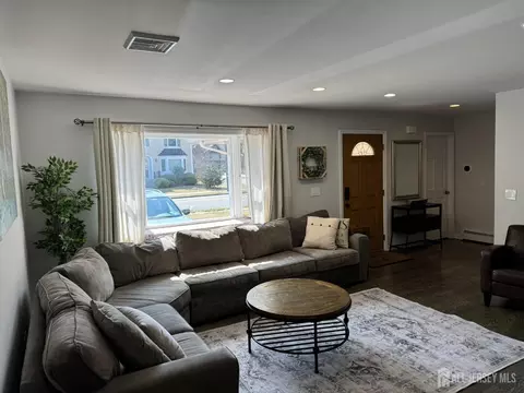 333 Harris Ave, Middlesex, NJ 08846 photo 4