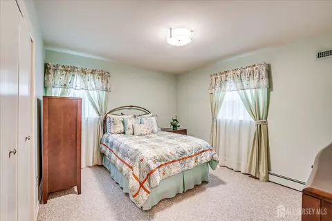Bedroom - 2 Dellview Dr, Edison, NJ 08820 photo 4 of 7