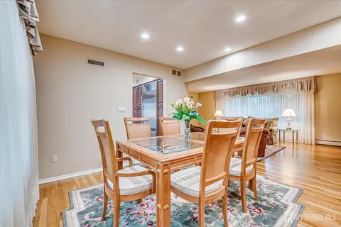 Dining - 2 Dellview Dr, Edison, NJ 08820 photo 3 of 4