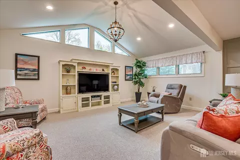 Living - 2 Dellview Dr, Edison, NJ 08820 photo 4 of 6