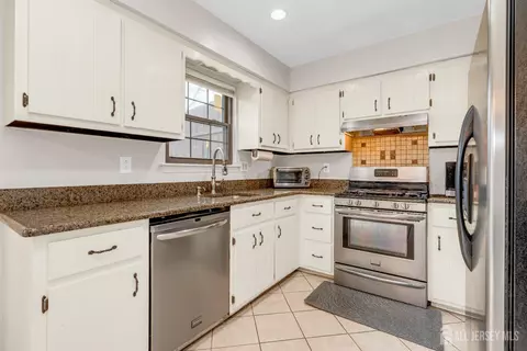 90 Pheasant Run, Edison, NJ 08820 photo 9