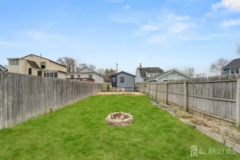 Exterior - 117 Burlington Ave, Leonardo, NJ 07737 photo 1 of 3