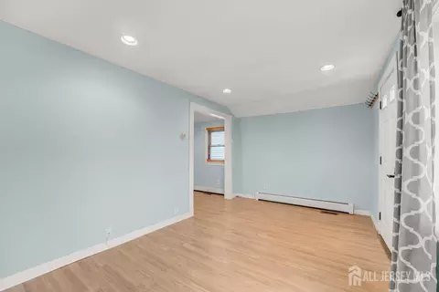 Entry Way - 117 Burlington Ave, Leonardo, NJ 07737 photo 2 of 3