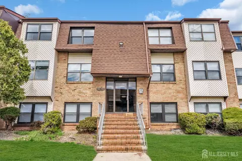 1933 Raspberry Ct, Edison, NJ 08817 photo 2