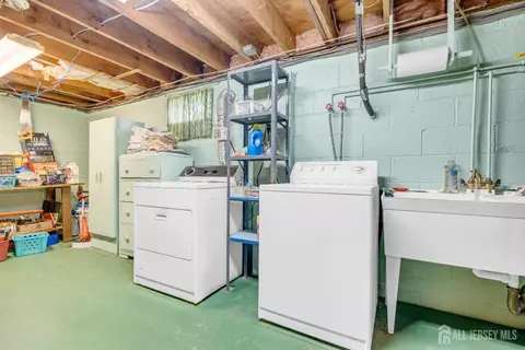 92 Maplewood Ave, Edison, NJ 08837 photo 35