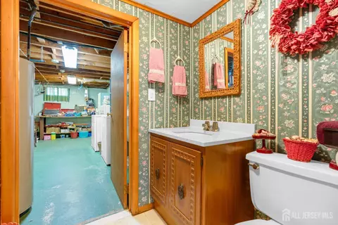 92 Maplewood Ave, Edison, NJ 08837 photo 34