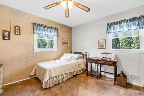 92 Maplewood Ave, Edison, NJ 08837 photo 27