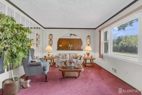 92 Maplewood Ave, Edison, NJ 08837 photo 7