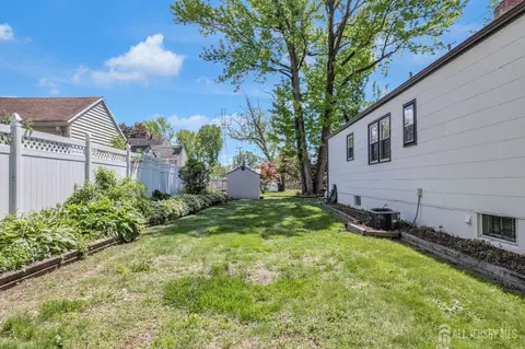 92 Maplewood Ave, Edison, NJ 08837 photo 37