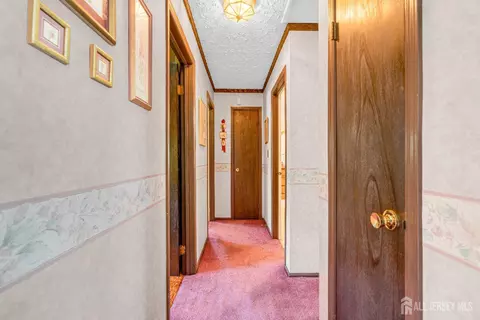 92 Maplewood Ave, Edison, NJ 08837 photo 22