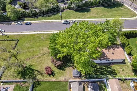 92 Maplewood Ave, Edison, NJ 08837 photo 43