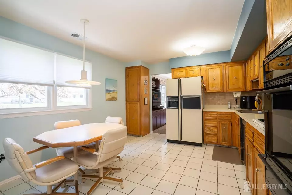 Kitchen - 50 Oakey Dr, South Brunswick, NJ 08824 photo 1 of 4