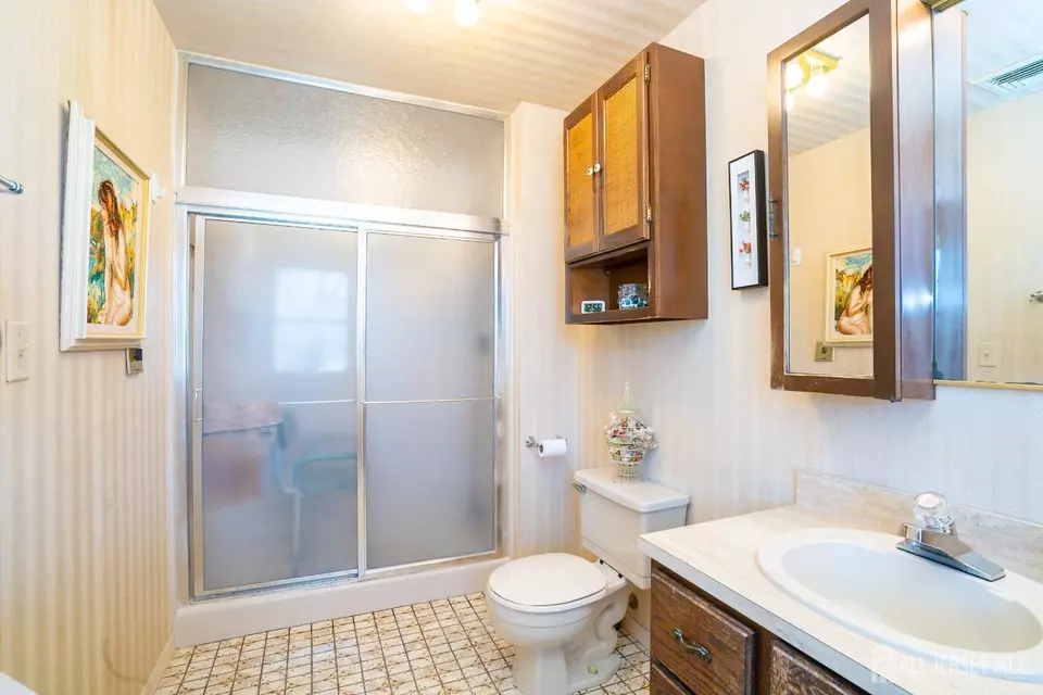 Bath - 50 Oakey Dr, South Brunswick, NJ 08824 photo 2 of 5