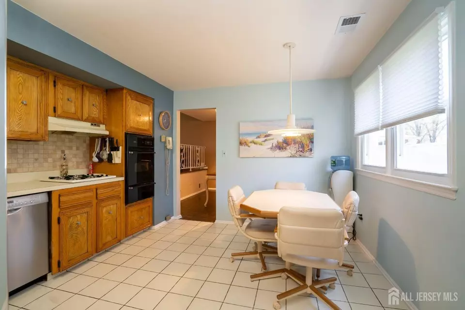 Kitchen - 50 Oakey Dr, South Brunswick, NJ 08824 photo 2 of 4