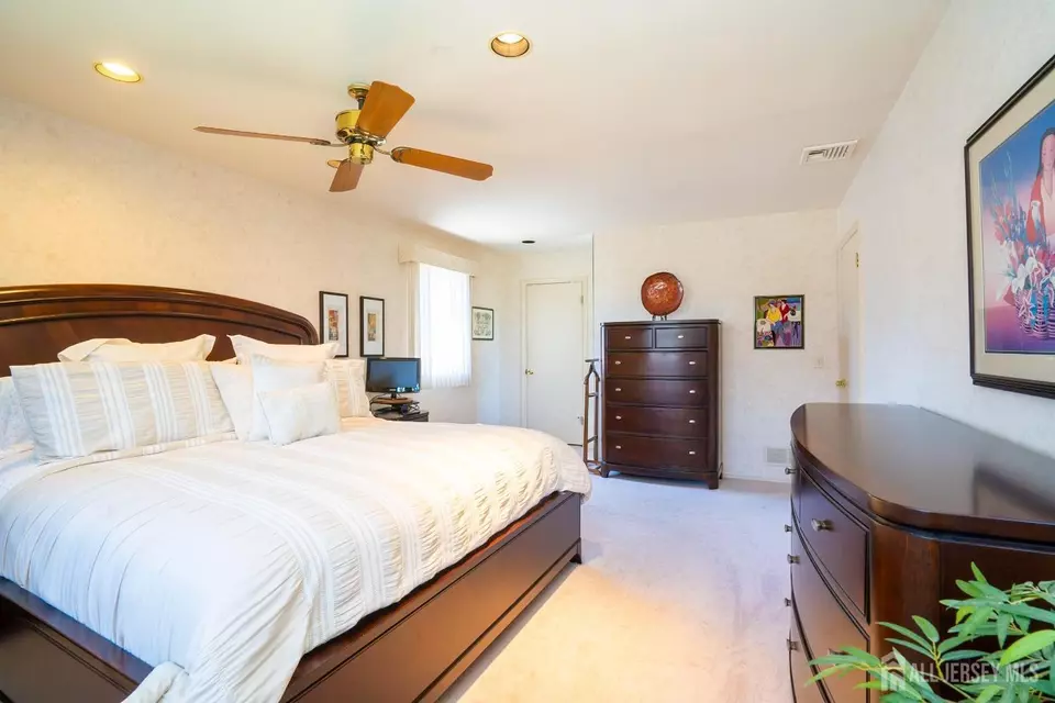 Bedroom - 50 Oakey Dr, South Brunswick, NJ 08824 photo 5 of 6