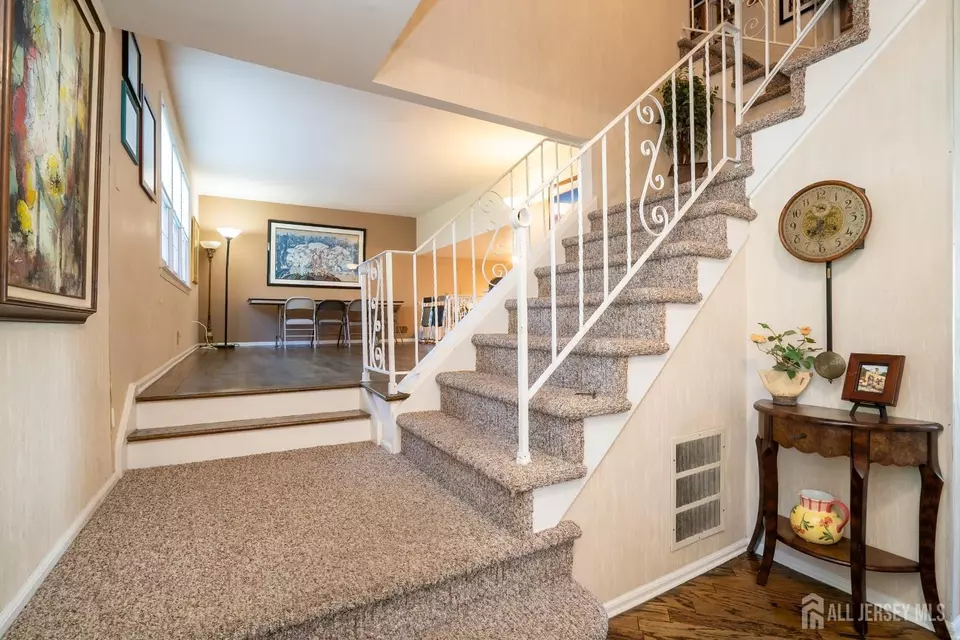 Entry Way - 50 Oakey Dr, South Brunswick, NJ 08824 photo 2 of 4