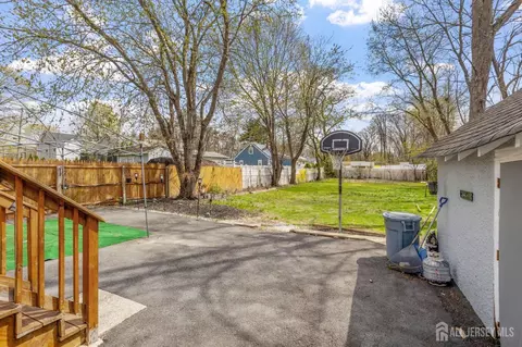 47 Harrison Ave, Edison, NJ 08837 photo 4