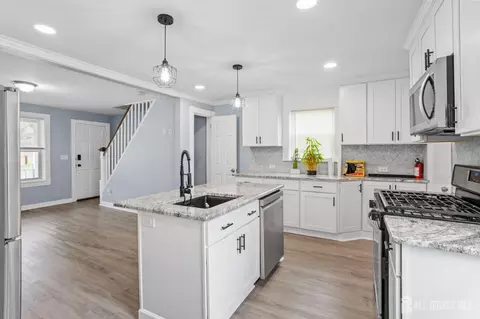 47 Harrison Ave, Edison, NJ 08837 photo 11