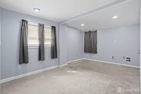 47 Harrison Ave, Edison, NJ 08837 photo 15