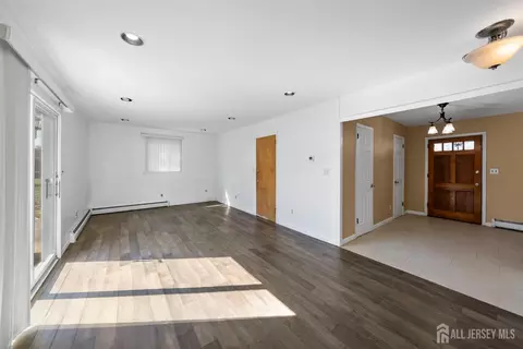 24 Lench Ave, Edison, NJ 08820 photo 9
