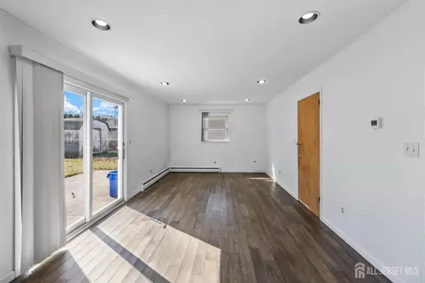 24 Lench Ave, Edison, NJ 08820 photo 10