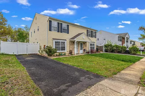 26 Brewster Cir, Old Bridge, NJ 08857 photo 4