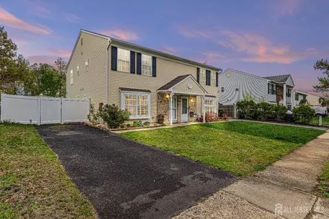 26 Brewster Cir, Old Bridge, NJ 08857 photo 2
