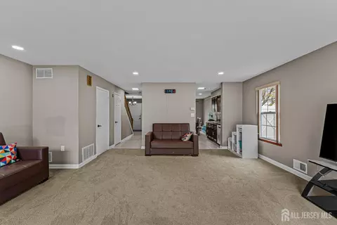 26 Brewster Cir, Old Bridge, NJ 08857 photo 6