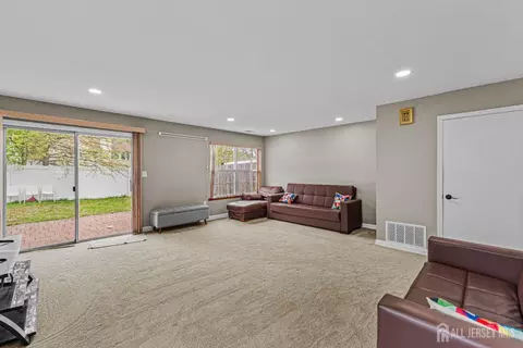 26 Brewster Cir, Old Bridge, NJ 08857 photo 8