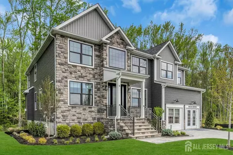 3 Campbell Dr, Old Bridge, NJ 08857