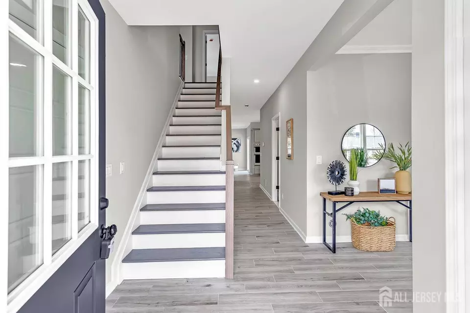 Entry Way - 13 Markham Rd, Edison, NJ 08817 photo 2 of 3