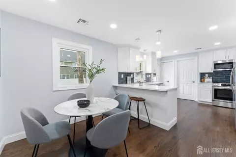 Dining - 413 Main St, Middlesex, NJ 08846 photo 1 of 1