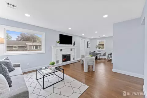 Living - 413 Main St, Middlesex, NJ 08846 photo 1 of 1