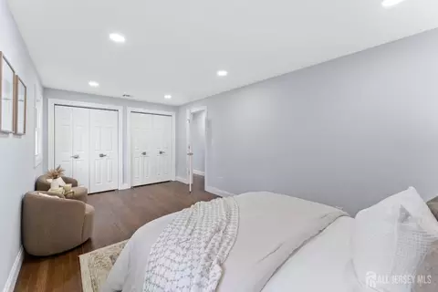 Bedroom - 413 Main St, Middlesex, NJ 08846 photo 2 of 2